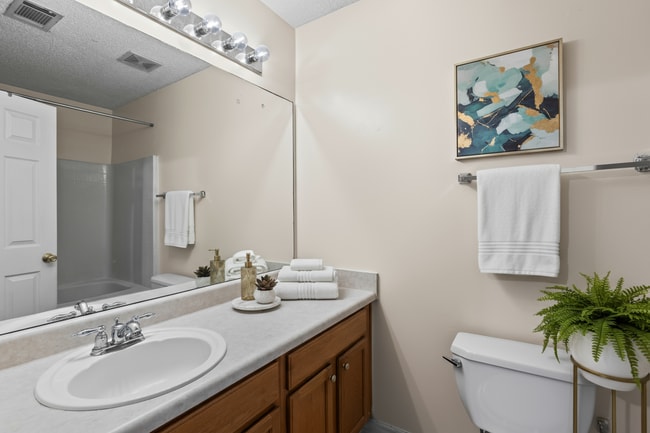 Building Photo - 6294 Hickory Ln Cir