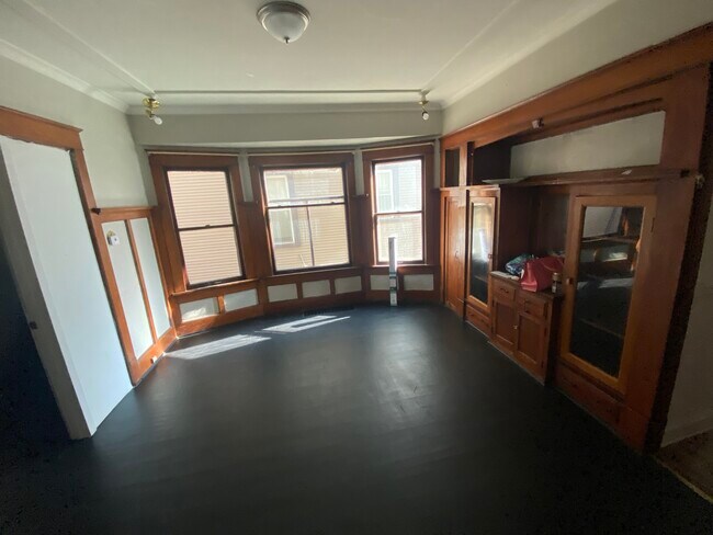 Building Photo - 2445 N 45th St