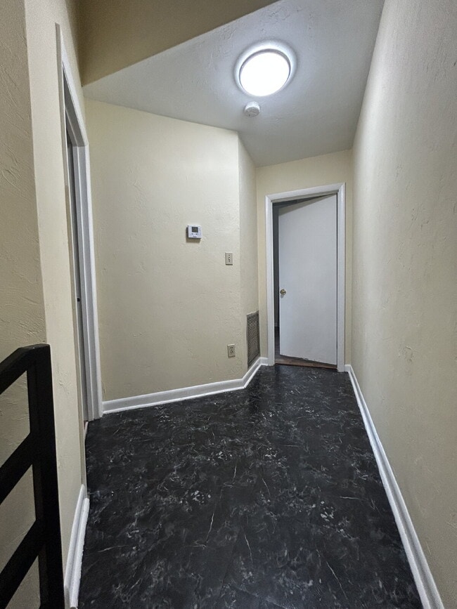 Building Photo - Spacious 2 bedroom townhouse with an additional loft located near TCC!