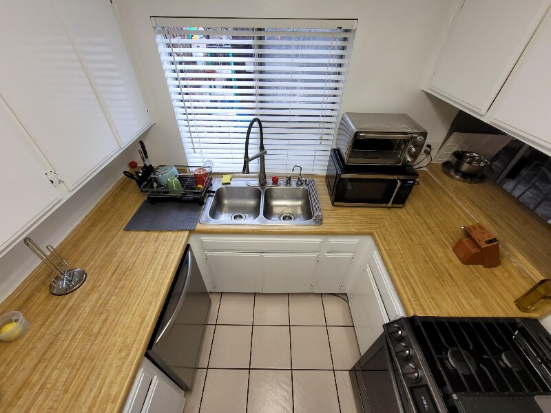 Building Photo - 1577 Raccoon Ct