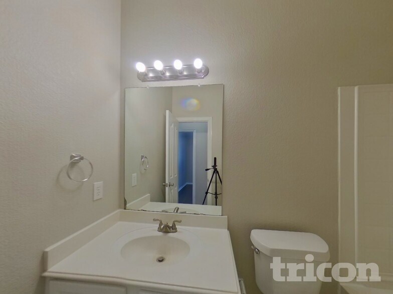 Building Photo - 541 Kerry St