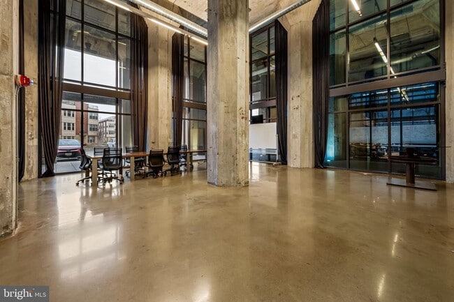 Building Photo - 1200 Steuart St