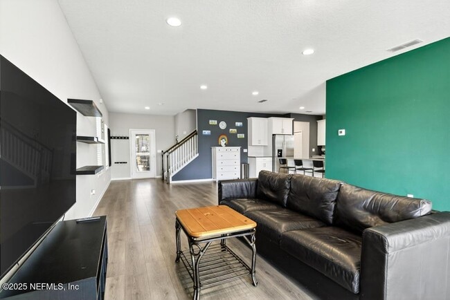 Building Photo - 542 Silver Landing Dr