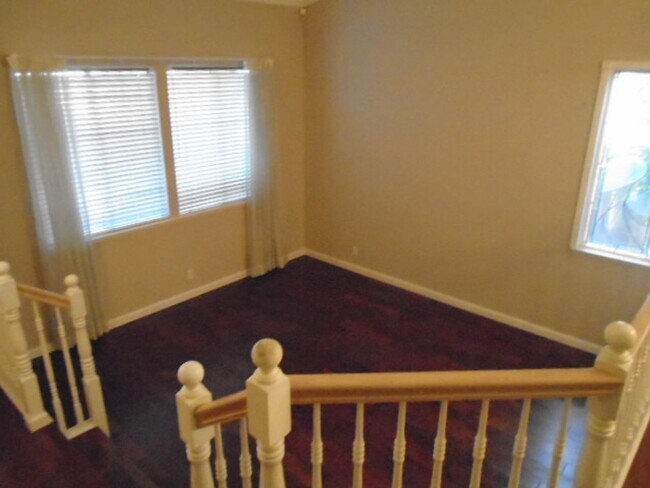Building Photo - NICE TWO STORY, 3 BEDROOM, 3 FULL BATHROOM...