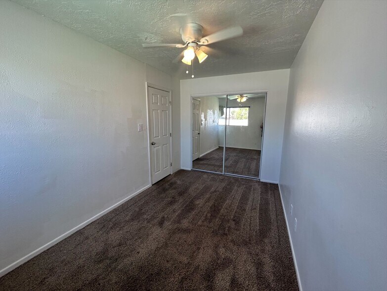 Building Photo - 328 E Dunbar Dr