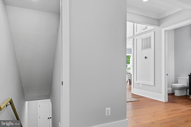 Building Photo - 11550 Henderson Rd