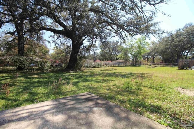 Building Photo - 6954 Woodley Dr