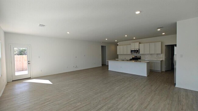 Building Photo - 106 Arbordale St