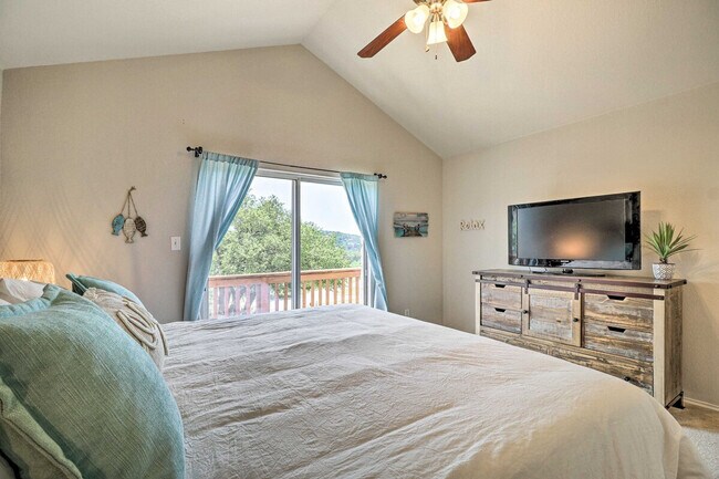 Building Photo - 21100 Santa Ana Cove