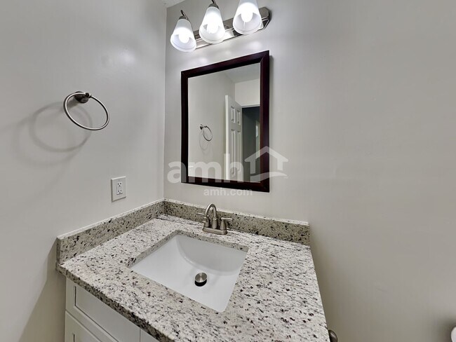 Building Photo - 375 Ermines Way