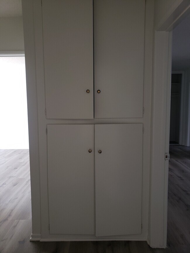 Building Photo - 329 California Ave