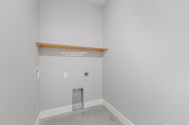 Building Photo - 2112 S Thatcher Ct