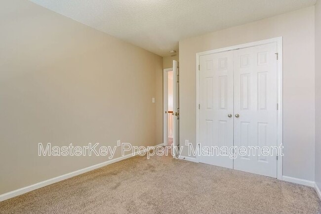 Building Photo - 105 Grandtree Ct