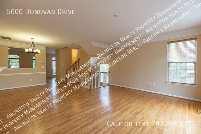 Building Photo - 5000 Donovan Dr