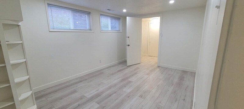 Building Photo - 905 Charlton Cir