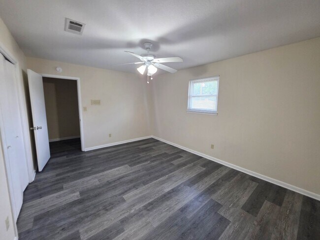 Building Photo - 7819 Hearthstone Cir