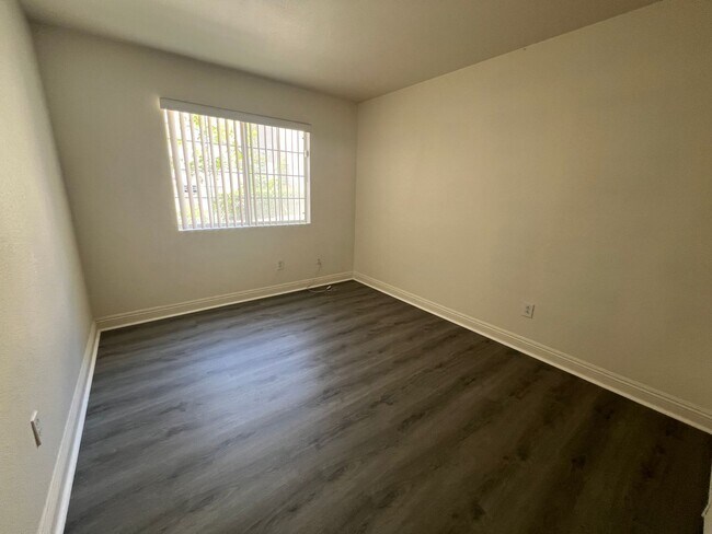 Building Photo - 6500 W Lake Mead Blvd