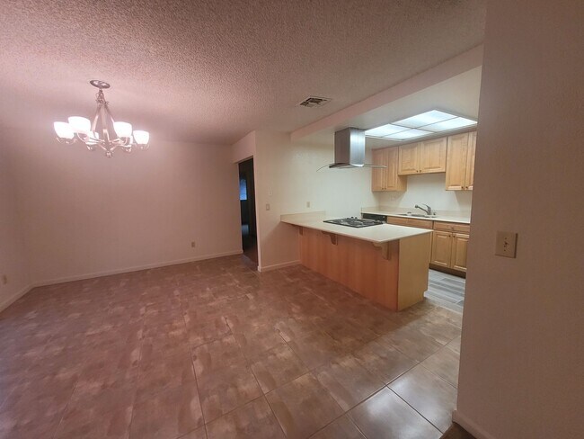 Building Photo - #fol6820