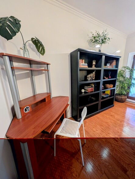 Building Photo - 711 Keystone Park Dr