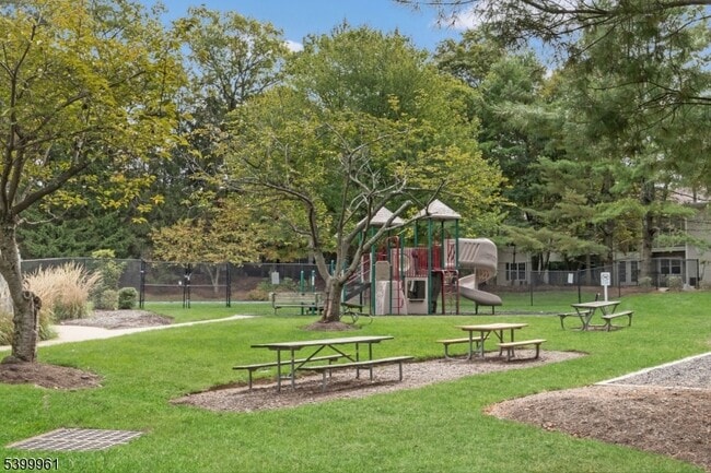 Building Photo - 52 Brookside Ln