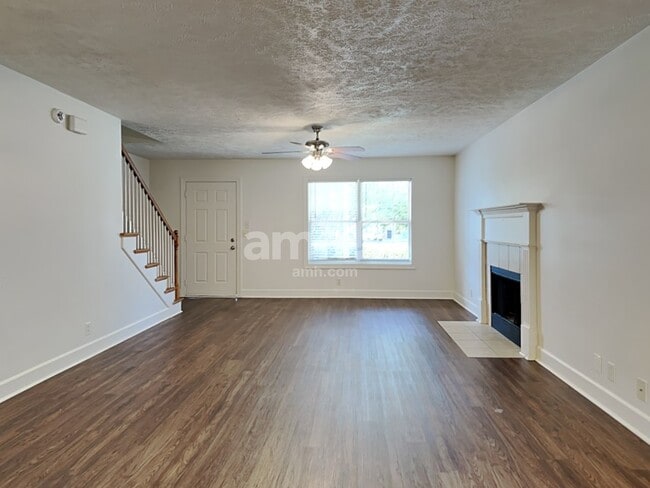 Building Photo - 2049 Aberdeen Cir