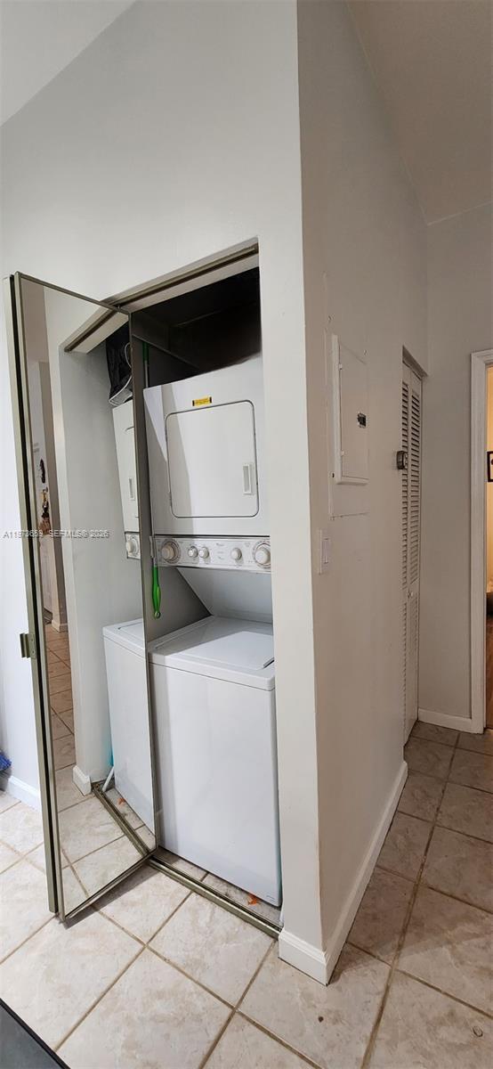 Building Photo - 2850 Coconut Ave