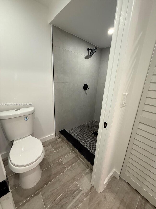 Building Photo - 2445 SW 90th Ave