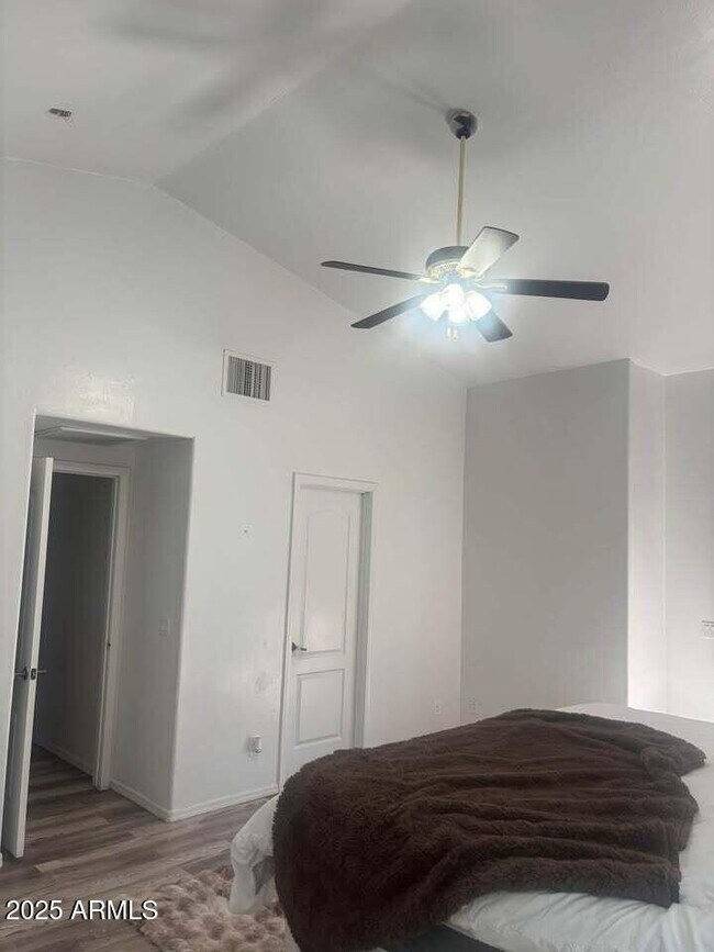 Building Photo - 1427 Cam Chavinda