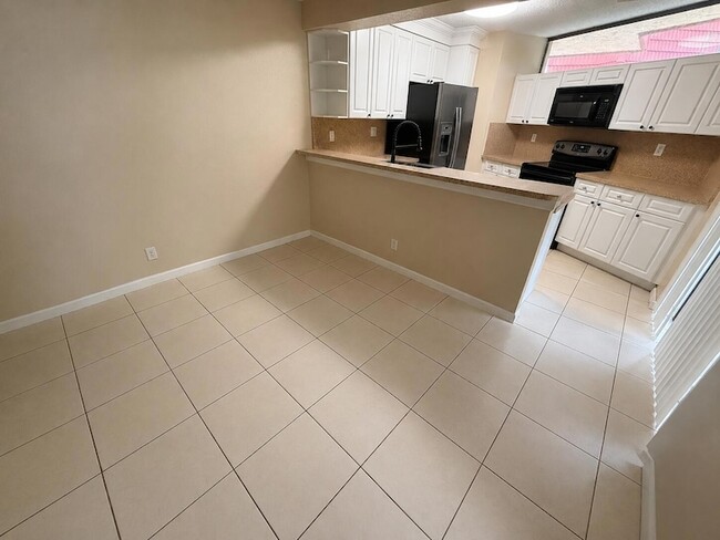 Building Photo - 8255 Severn Dr