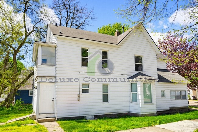 Building Photo - 934 Hovey St SW