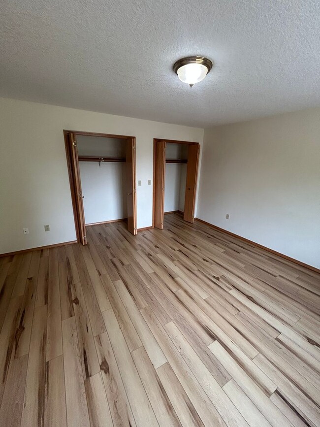 Building Photo - 824 NE Ashby Ct
