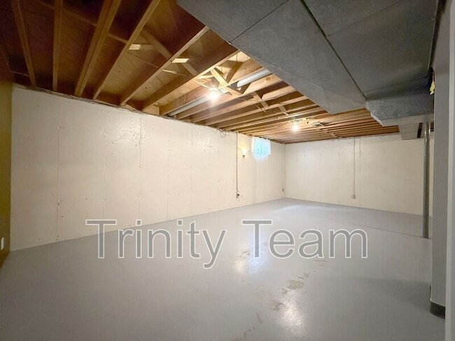 Building Photo - 287 Teal St