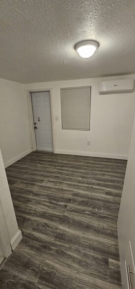 Building Photo - 3328 Wilson St