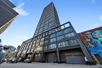 Building Photo - 164 N Peoria St