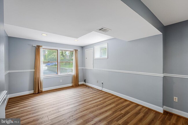 Building Photo - 6513 Old Dominion Dr