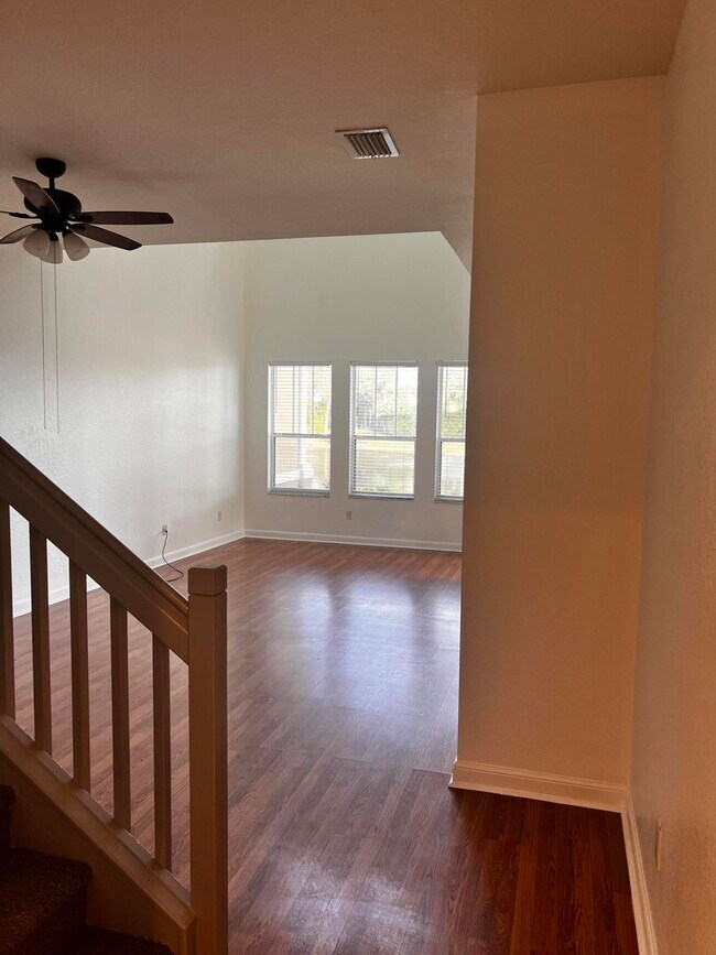 Building Photo - 477 Pacific Grove Dr