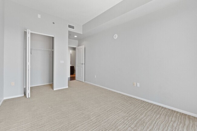Building Photo - 3 Bedroom Highrise Condo at ONE Las Vegas!