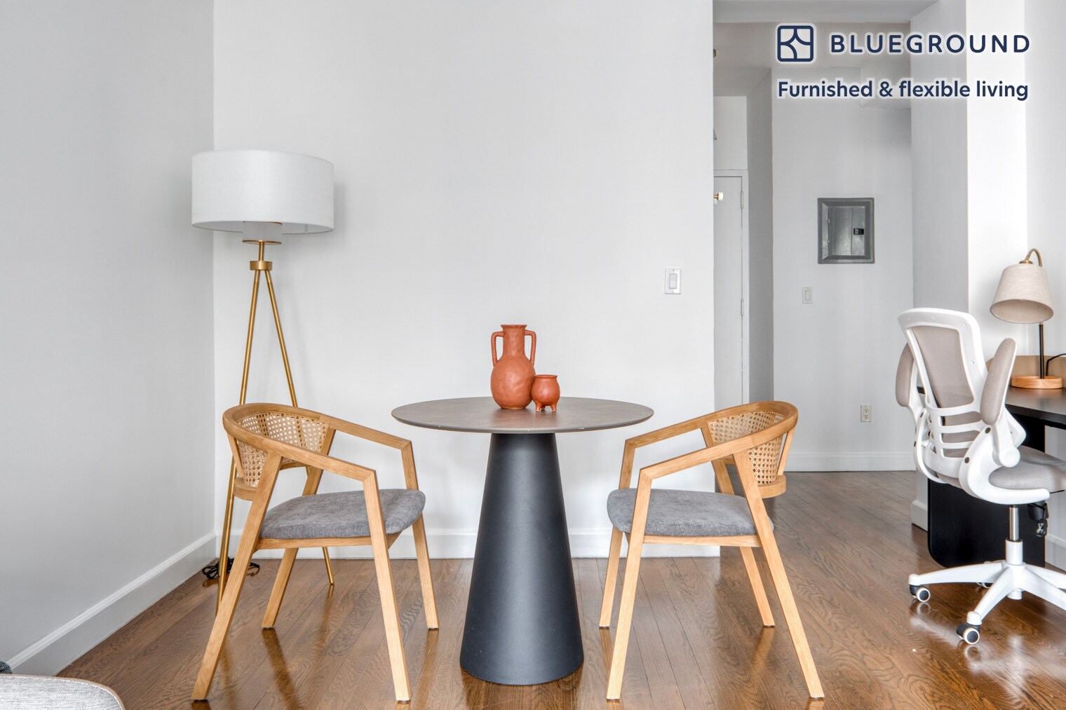 Building Photo - 212 W 91st St