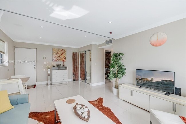 Building Photo - 618 Euclid Ave