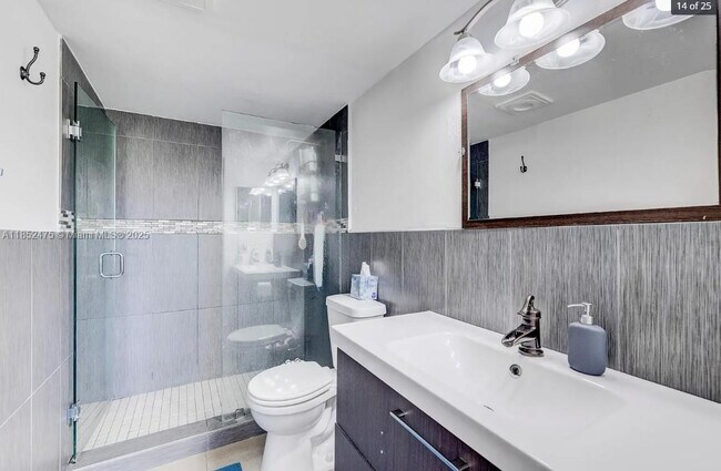 Building Photo - 5570 NW 44th St