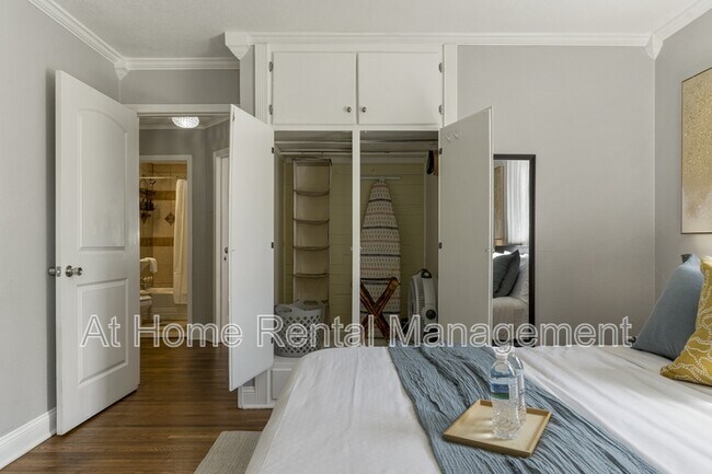 Building Photo - 4911 S Cincinnati Ave