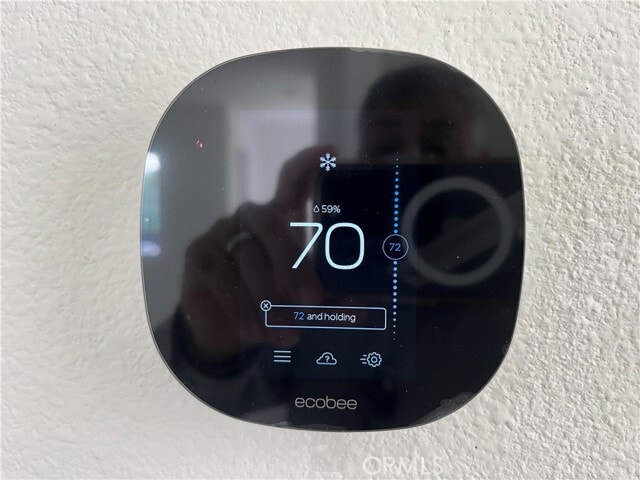 Building Photo - 913 E 2nd St