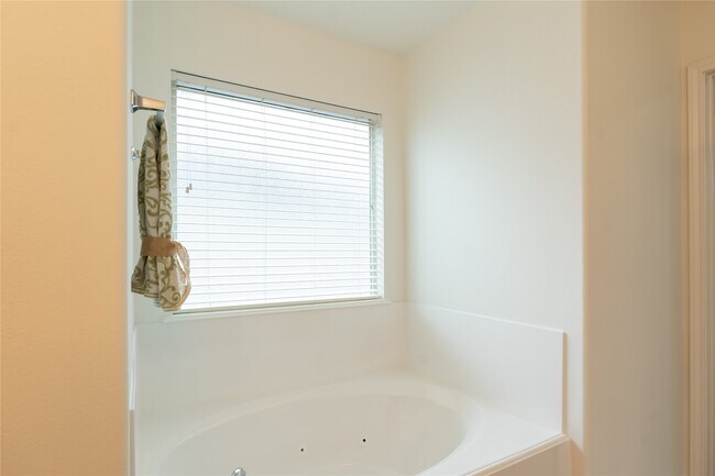 Building Photo - 2109 Auburn Shores Dr