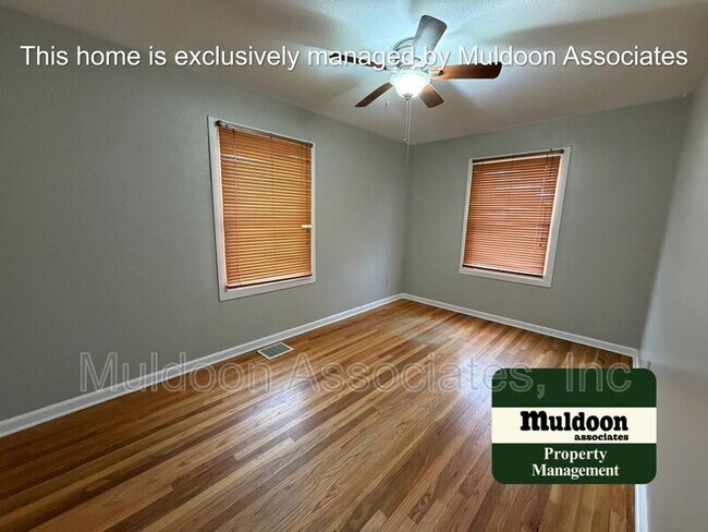 Building Photo - 1105 E Caramillo St