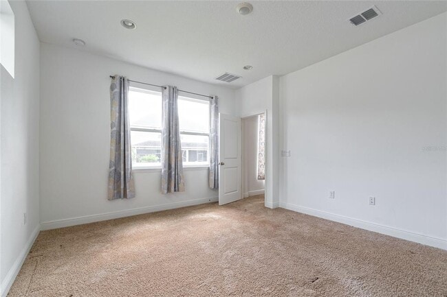 Building Photo - 14815 Milfoil Ave