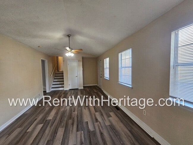 Building Photo - WOW!!!....WHAT AN AWESOME HOME. GREAT HOME...