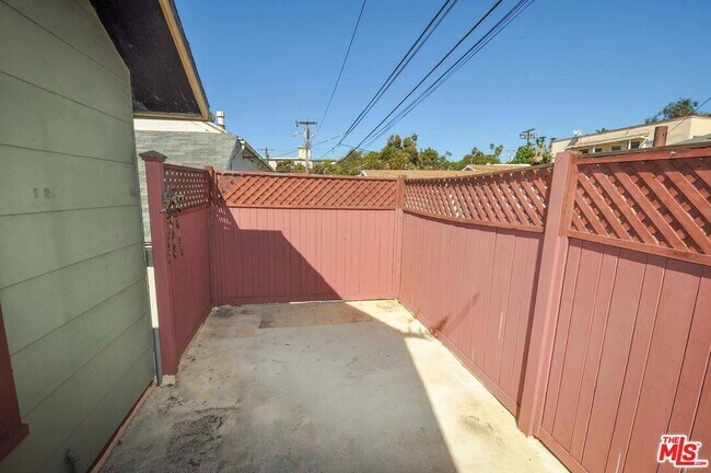 Building Photo - 2315 2nd