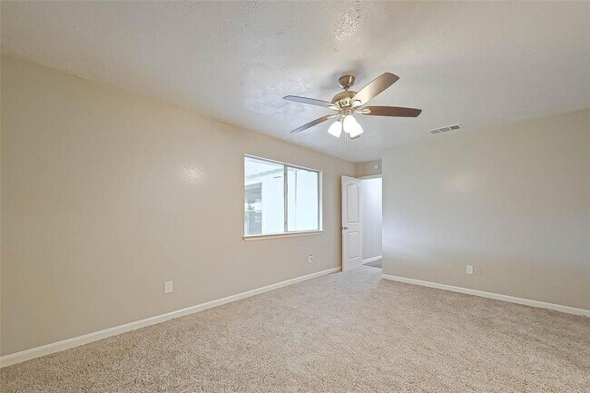 Building Photo - 1101 Landing Blvd
