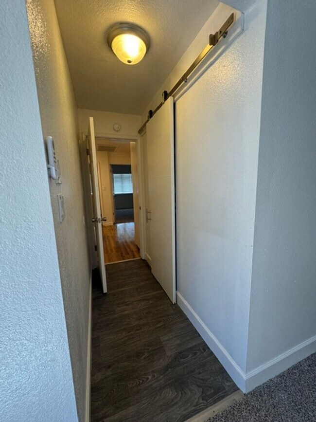 Building Photo - Beautiful 4 Bedroom 2 Bathroom Home with Solar!