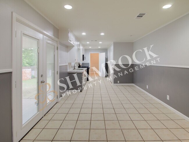 Building Photo - 3 bedroom home in Waco!